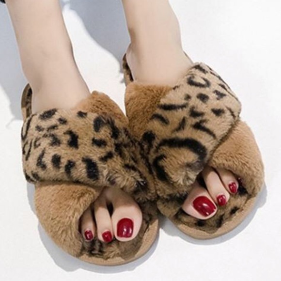 🔅SALE Furry slippers - Picture 5 of 7